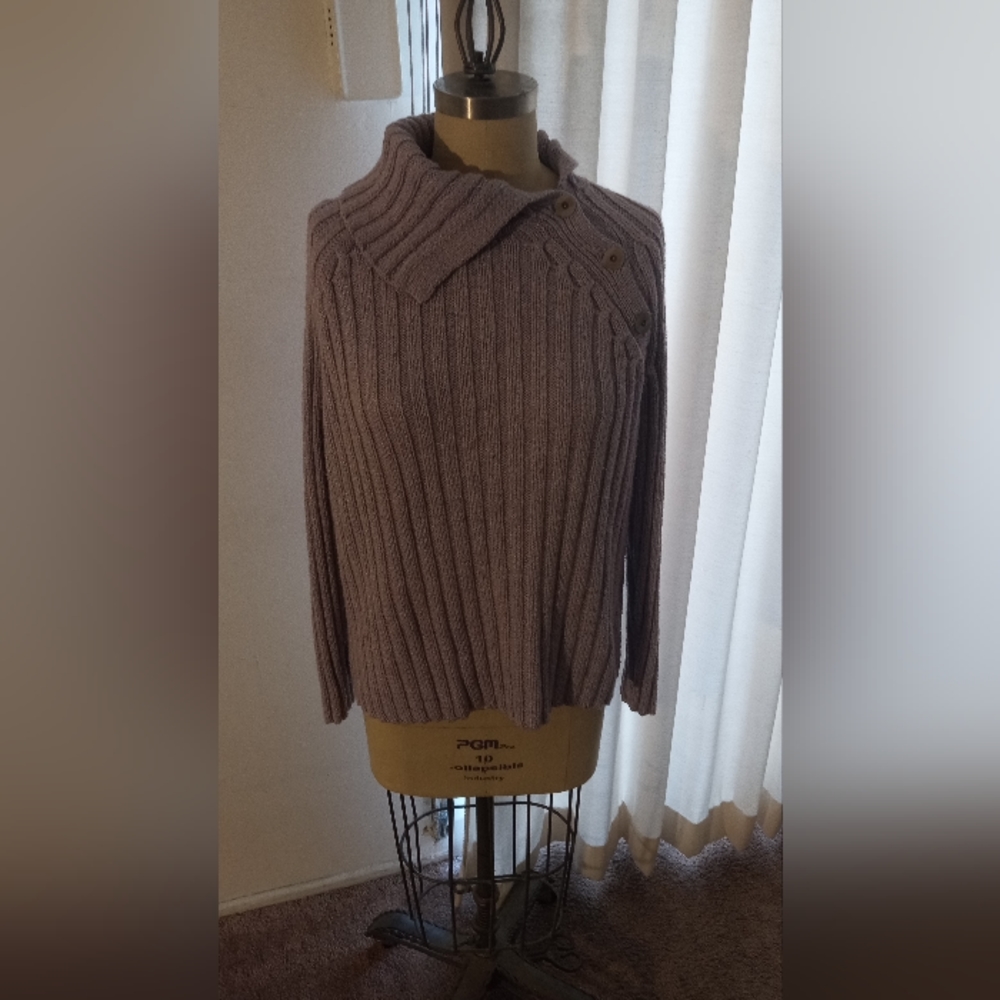 Sweater w/buttons on the side, size 1x, lavender